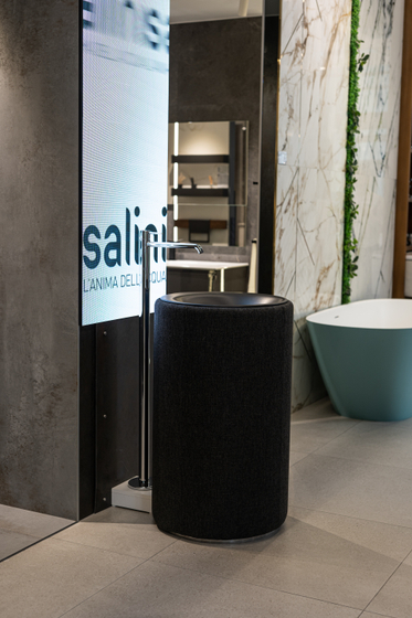 Раковина BetteLux Oval A220-035 Black matt, текстильная обивка B805-853 Carbon, донный клапан B580-035 Ebony