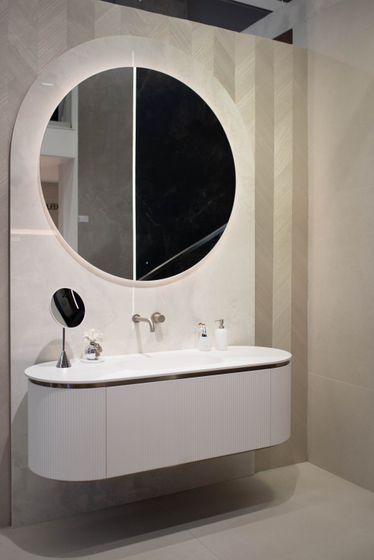 Тумба Oasis Naos 1465х560x462 мм Bianco Ghiaccio matt/Nickel Satinato