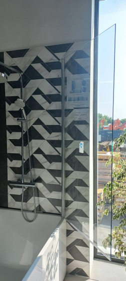 Штора на ванну MÖLLE DE020P601, 75x150 см, поворотное, стекло 6 мм., профиль хром, GuteClean