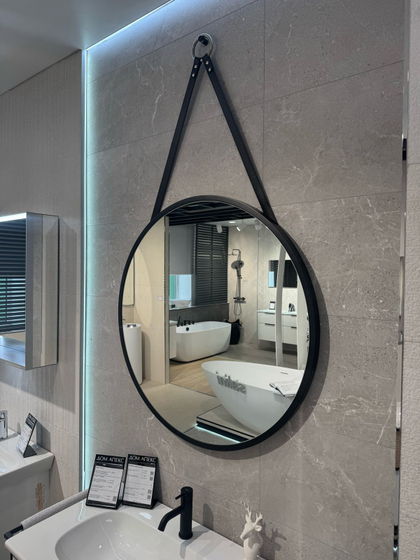 Зеркало Miralls Estetica 900D, рама МДФ чёрный матовый, ремень чёрный, крепления чёрного цвета