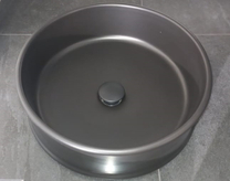 Раковина ARTCERAM, ATELIER настольная Ø 44 см, цвет черный матовый, ATL001 17 00 с донным клапаном ACA038 17 00