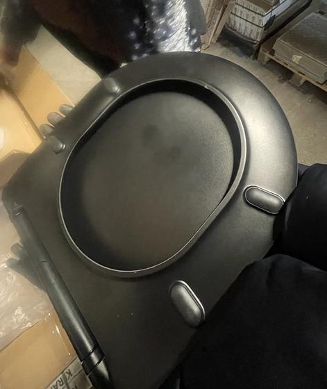 Унитаз SC361B  подвесной (490х355х320), микролифт,черный. Уценка сиденья!