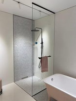 Душевое ограждение OL-2015 (100*260) профиль черный, стекло прозрачное 10 мм