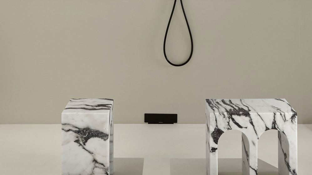 Трап AntonioLupi Foce настенный, фронтальная панель 260*100 мм, nero goffrato, пропускная способность 0,52 л/мин