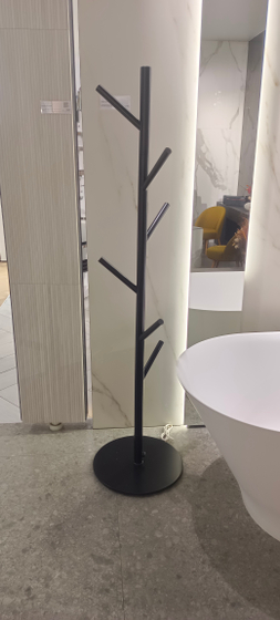 Полотенцесушитель Broner Bamboo, установка на пол, 160 см, с кнопкой, черный матовый, BM.030.160.0000.Ral9005М