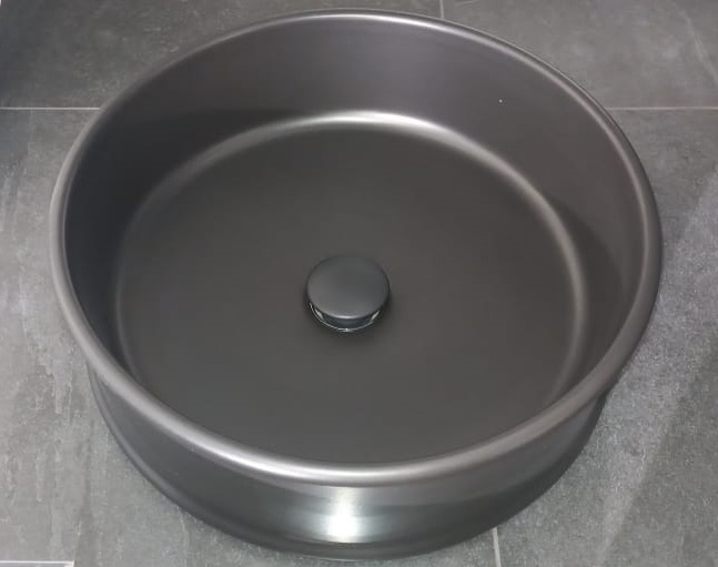 Раковина ARTCERAM, ATELIER настольная Ø 44 см, цвет черный матовый, ATL001 17 00 с донным клапаном ACA038 17 00