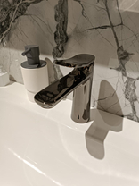 F3801CN Смеситель Flo для раковины, Black Chrome