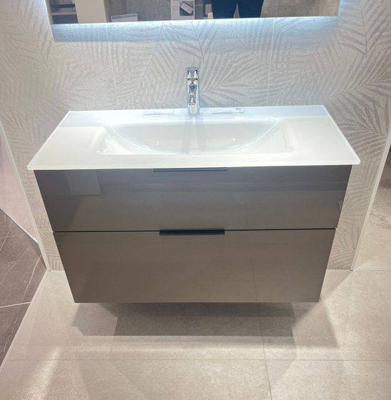 Тумба со стеклянной раковиной Burgbad Eqio, 102 см, Серый глянец, (SEYX102) Черные ручки (G0200)