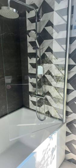 Штора на ванну MÖLLE DE020P601, 75x150 см, поворотное, стекло 6 мм., профиль хром, GuteClean