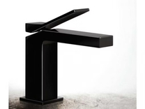 53001 706 Смеситель Rettangolo K д/раковины,  black metal
